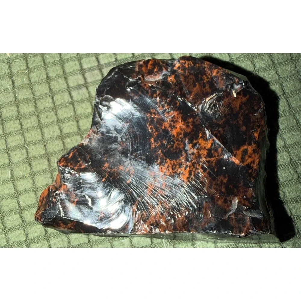 Mahogany Obsidian Raw Stone Unisex OS Black Red Excellent Volcanic Slab